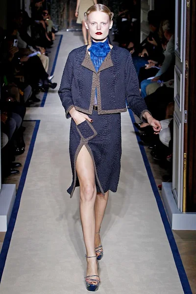 Look 19